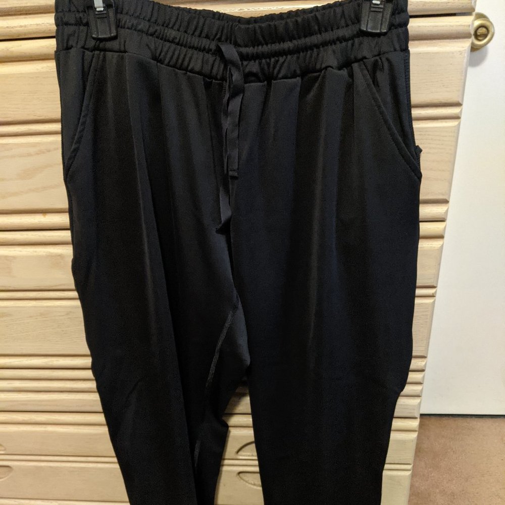 FIT Women's Medium Black Scrub Pants